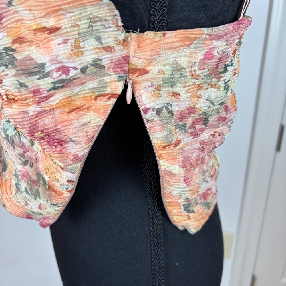 ASTR the Label Floral Ruffle Strap Plissé Crop Top - Size M - NWT - Picture 3 of 8